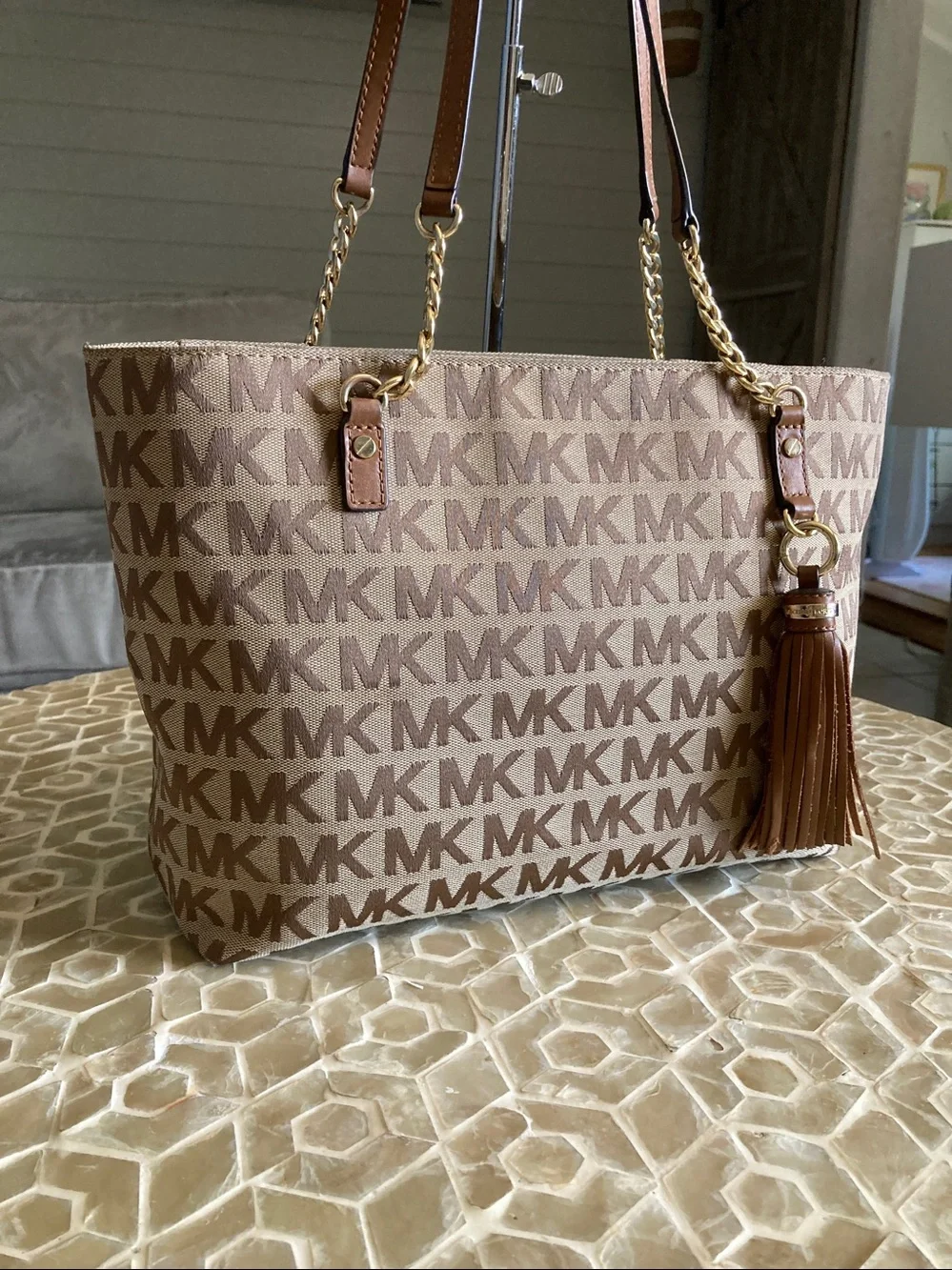 Michael Kors Jet Set EW Tassel Chain Tote